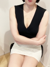 瞳　(ひとみ)