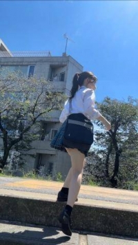 春ひなの　完全業界未経験！JK上がりたて18歳！