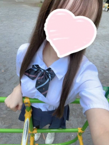制服で公園いってきたよ！