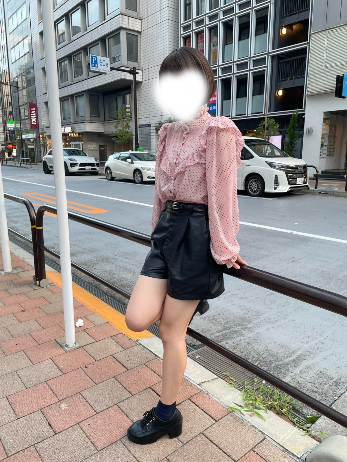 白雪みる　業界完全未経験！JK上がりたて18歳！