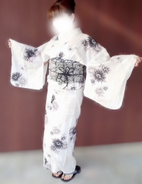 凪咲　(なぎさ)