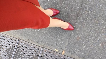 赤い靴履いてた女の子🙋