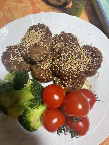 ゴマかけすぎた照り焼きつくね