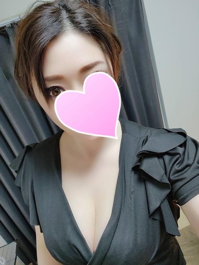 安達せな