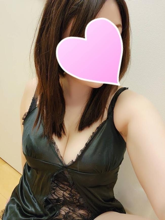 安達せな